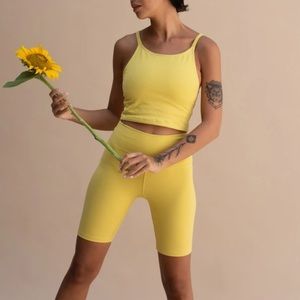 Indigo Luna Yoga Ananda Biker Short - Size AU M / US SM